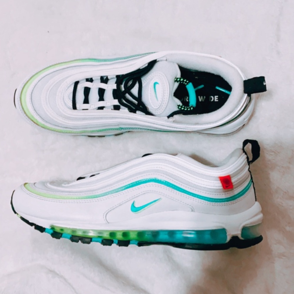 woman’s worldwide nike air max 97 size 10